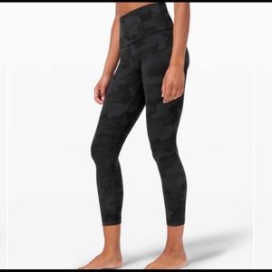 Lululemon high rise Az 8 Align 25” camouflage like new!